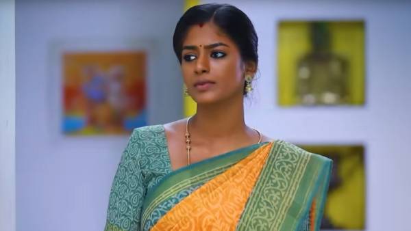 பேக்கை கையில் எடுத்த கண்ணம்மா 