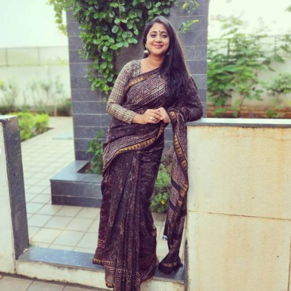 எதிர்நீச்சல் ஈஸ்வரி 