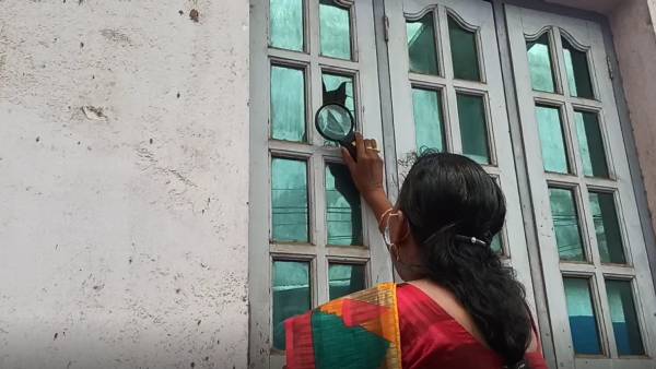 பெட்ரோல் குண்டு வீச்சு 