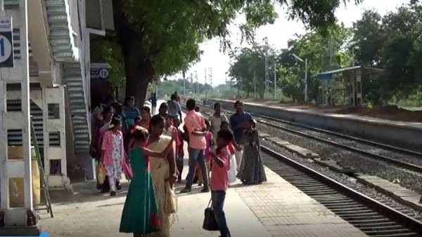 மாணவர்கள் சுற்றுலா மாணவர்கள் சுற்றுலா