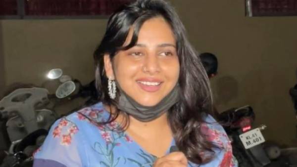 நடிகை விளக்கம் 