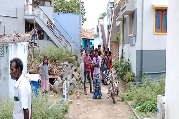  சிக்கிய பத்மா 