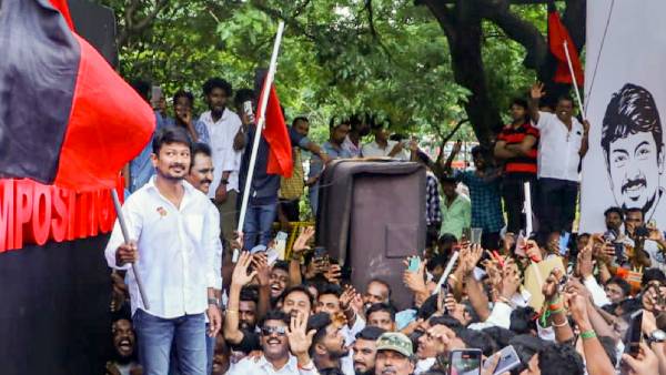  சேற்றில்.. ஒன்று.. 