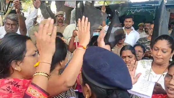 எத்தனை பேர் தீண்டத்தகாதவர்களாக.. எத்தனை பேர் தீண்டத்தகாதவர்களாக..