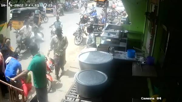 ஆஸ்பத்திரியில் அனுமதி 