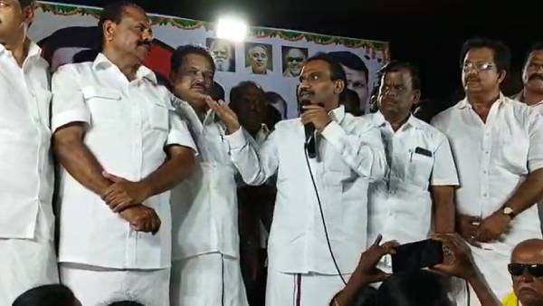 ஸ்டாலின் கை காட்டுபவரே பிரதமர் 