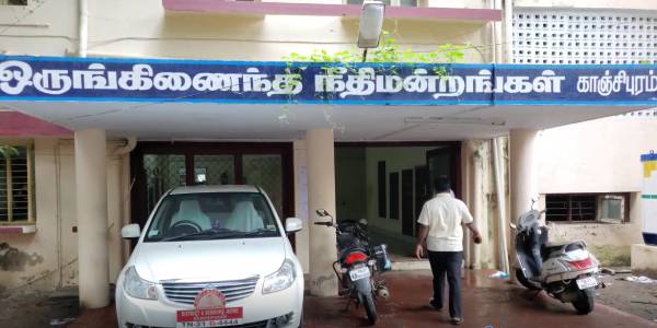 நள்ளிரவில் குழந்தை நள்ளிரவில் குழந்தை