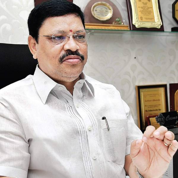 குடும்பத்தினர் கவுரவிப்பு குடும்பத்தினர் கவுரவிப்பு