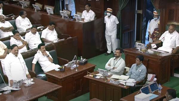 கால்வாயை சீரமைக்க வேண்டும் 