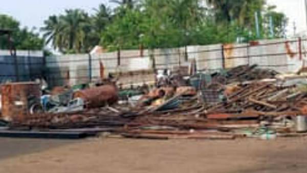 இரும்புக் கடையில் திருட்டு இரும்புக் கடையில் திருட்டு