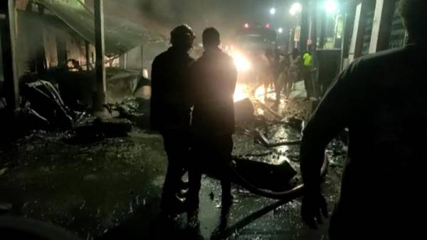 கார் வெடிப்பு நேரம் 