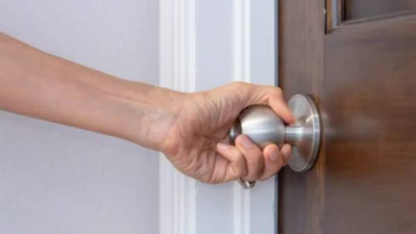 திறக்காத கதவு 