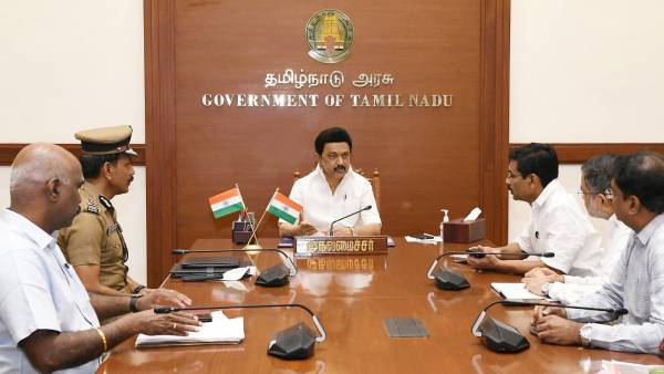 கார் சிலிண்டர் வெடிப்பு 