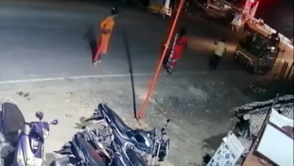  கிழிந்த ஷர்ட்