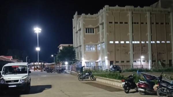 மனைவியுடன் மாயம் மனைவியுடன் மாயம்