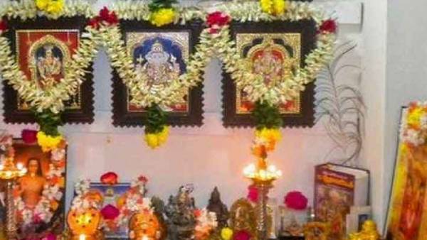 உங்க வீட்டு பூஜை அறை எப்படி இருக்கு? கண்டிப்பாக வைக்க வேண்டிய போட்டோக்கள்,  தவிர்க்க வேண்டியவை என்ன? | Pooja room vastu tips: Pooja araiyil vaika  vendiya deivangal ...
