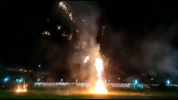  மக்கள் மீது பாய்ந்த நெருப்பு அம்புகள் 