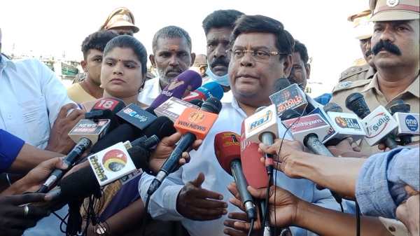  ஜெயக்குமார்