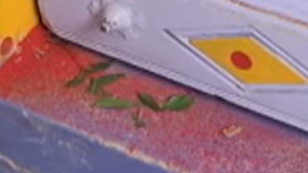 பூட்டிய வீட்டில் பூஜை பூட்டிய வீட்டில் பூஜை