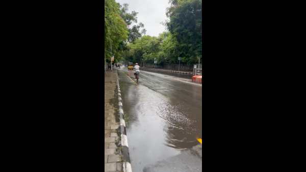  பெல் அடிச்சி 