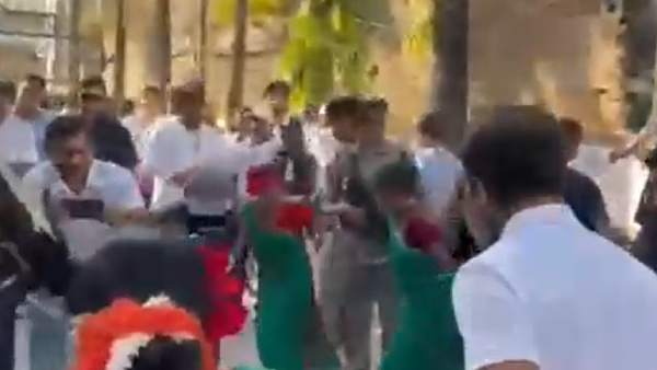 உற்சாகத்துடன் ராகுல் காந்தி 