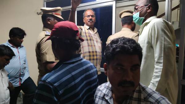 நள்ளிரவில் கைது 