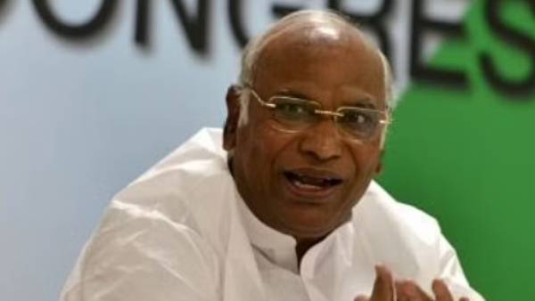ஆரியர்- திராவிடர் முழக்கம் 