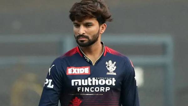 யார் இவர்? 