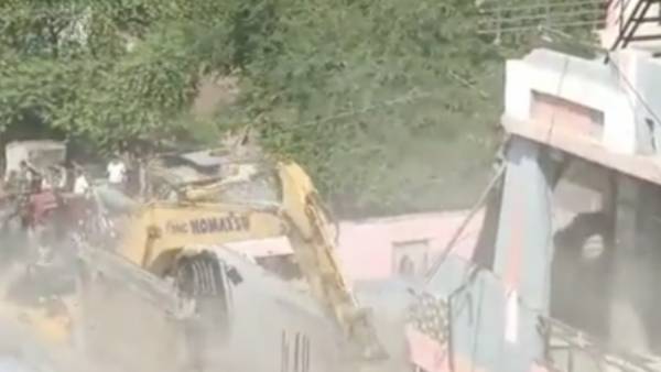 வீடுகள் இடிப்பு வீடுகள் இடிப்பு