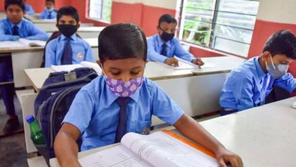 அதே வகுப்பில் தான் படிக்கனும் 