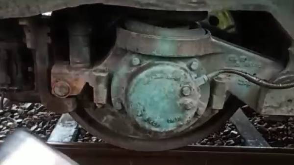  சக்கரத்தில் பிரச்னை 