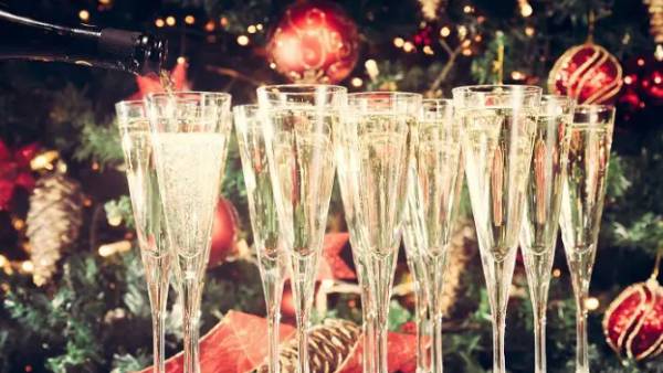 கிறிஸ்துமஸ் பார்ட்டி.. கிறிஸ்துமஸ் பார்ட்டி..