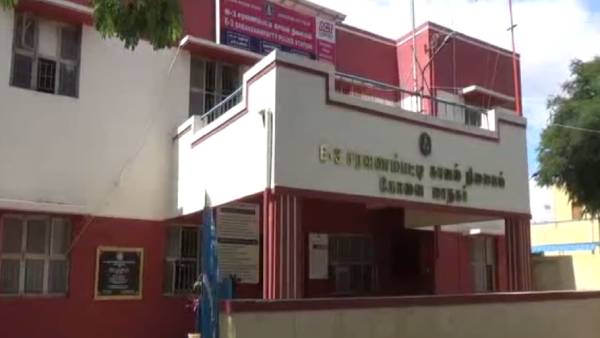 கல்லூரி மீது புகார் 