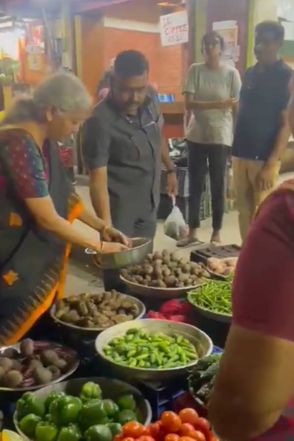 சென்னையில் நிர்மலா சீதாராமன் சென்னையில் நிர்மலா சீதாராமன்