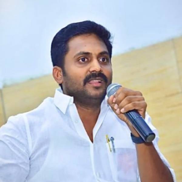 ராஜீவ் காந்தி விமர்சனம் ராஜீவ் காந்தி விமர்சனம்