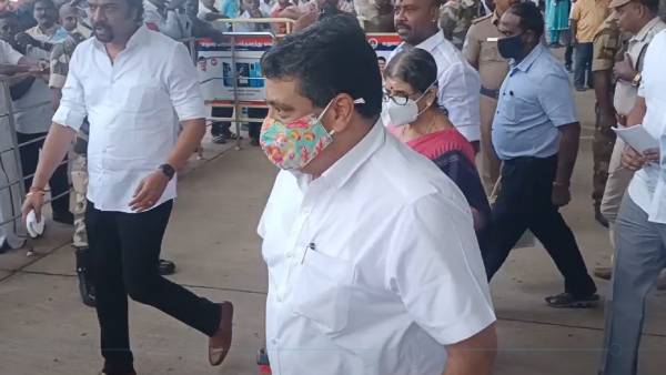 சென்னையில் என்ன வேலை? 