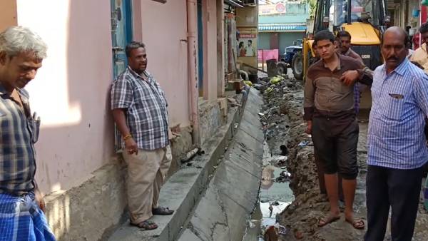 உதவி பொறியாளரிடம் வாக்குவாதம் உதவி பொறியாளரிடம் வாக்குவாதம்