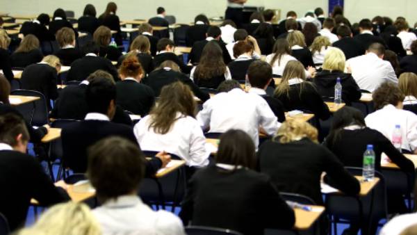 காப்பி அடிக்க பயன்படுத்தும் மூளையை.. 