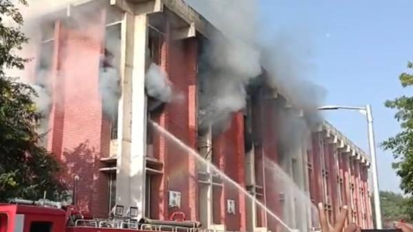 27 ஆண்டு ஊழல் 