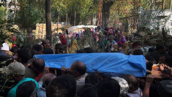  காஷ்மீர் பண்டிட் சுட்டுக்கொலை 