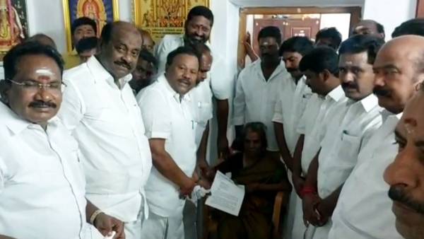 மாறி மாறி பேச்சுவார்த்தை 