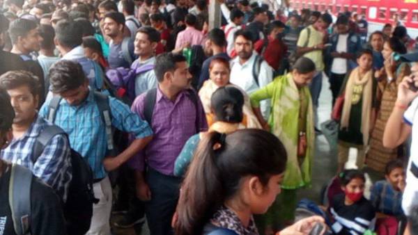 திடீரென கூட்டம் திடீரென கூட்டம்