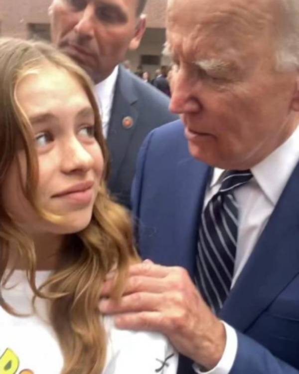  நெளிந்த மாணவி