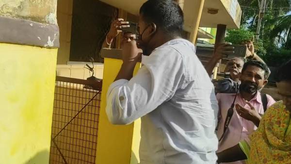  கௌதம் வருகை 