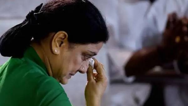 துரோகிகள் 