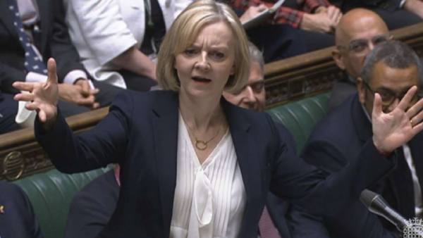  கட்சிக்குள் அதிருப்தி 