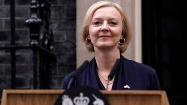 லிஸ் ட்ரஸ் ராஜினாமா