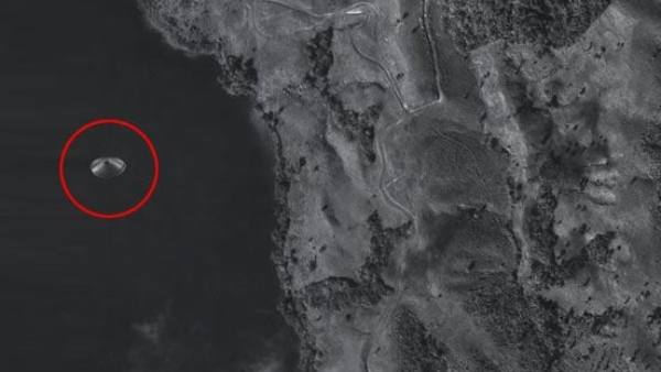 பசுபிக் பெருங்கடல் மேல் பறக்கும் போது 