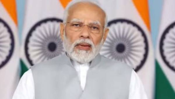 வாரணாசியில் இருந்தபடி பிரதமர் மோடி 