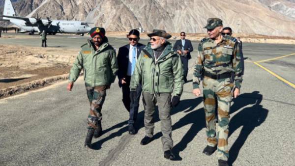 கார்கிலில் பிரதமர் மோடி கார்கிலில் பிரதமர் மோடி